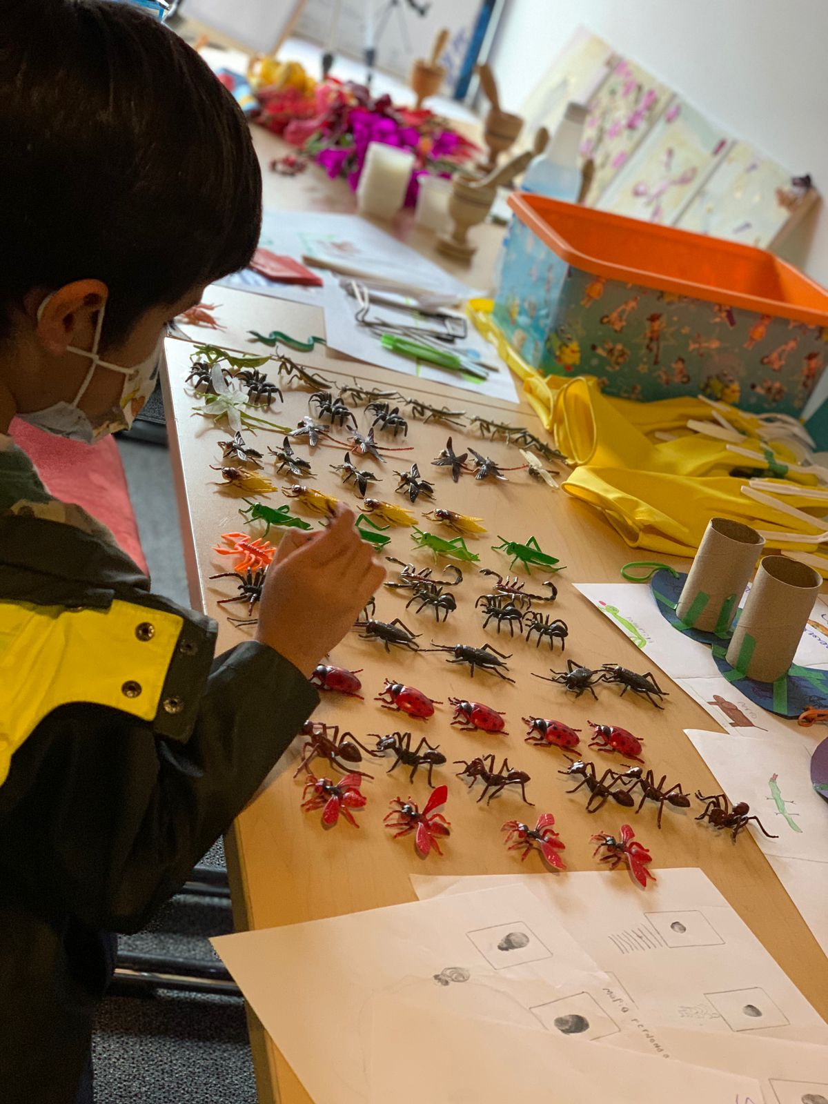 Niños en curso vacacional STEaM